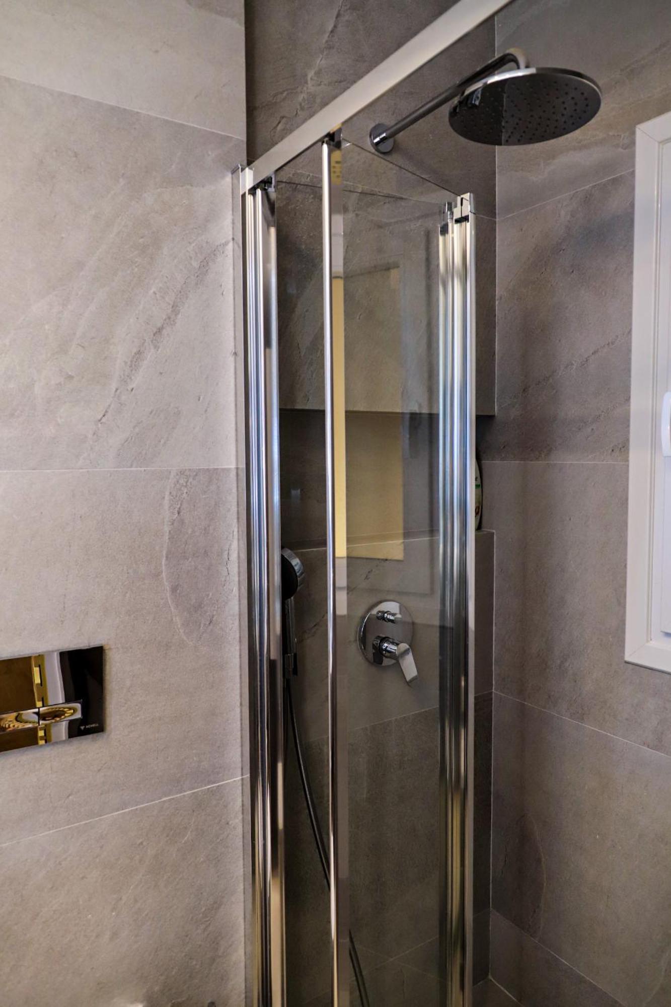 Renovated Apartment With Roof Garden Access, 15 M Walk To Acropolis Atény Exteriér fotografie